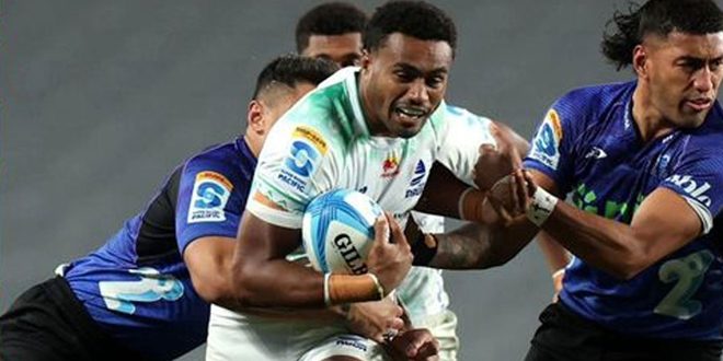 Los Blues resisten al Fijian Drua en Auckland pero pierden a la estrella de los All Blacks por lesión