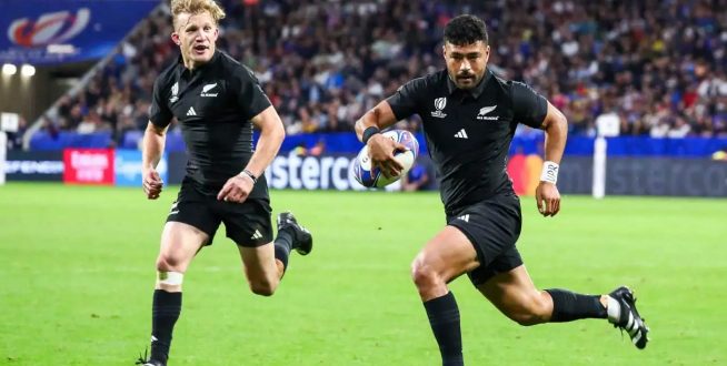 Richie Mo’unga da su veredicto sobre Damian McKenzie y hace una predicción “realmente peligrosa” para su sucesor en los All Blacks